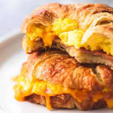 Entrée: #10 Cheesy Breakfast Sandwich