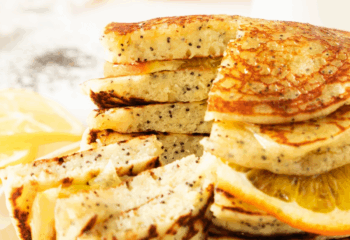Entrée: #9 Lemon Poppyseed Pancakes