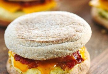 Entrée: #10 Bacon, Egg & Cheese